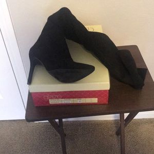 Glaze black size 10 knee boots